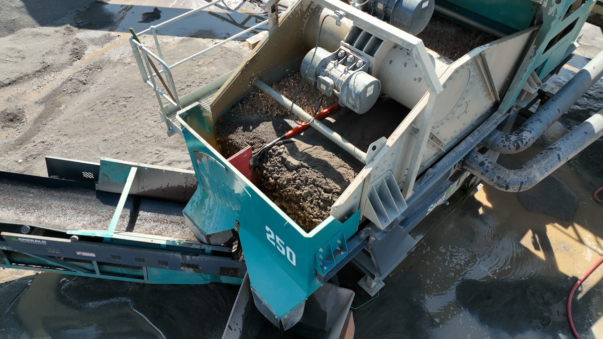 Sand 250 Dual Grade Sandplant – Emerald Equipment Systems Inc