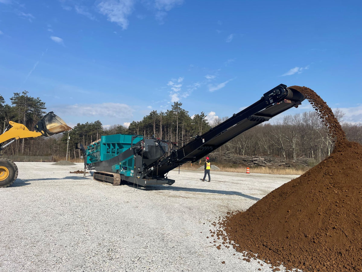 Phoenix 1600 Track Trommel – Emerald Equipment Systems Inc