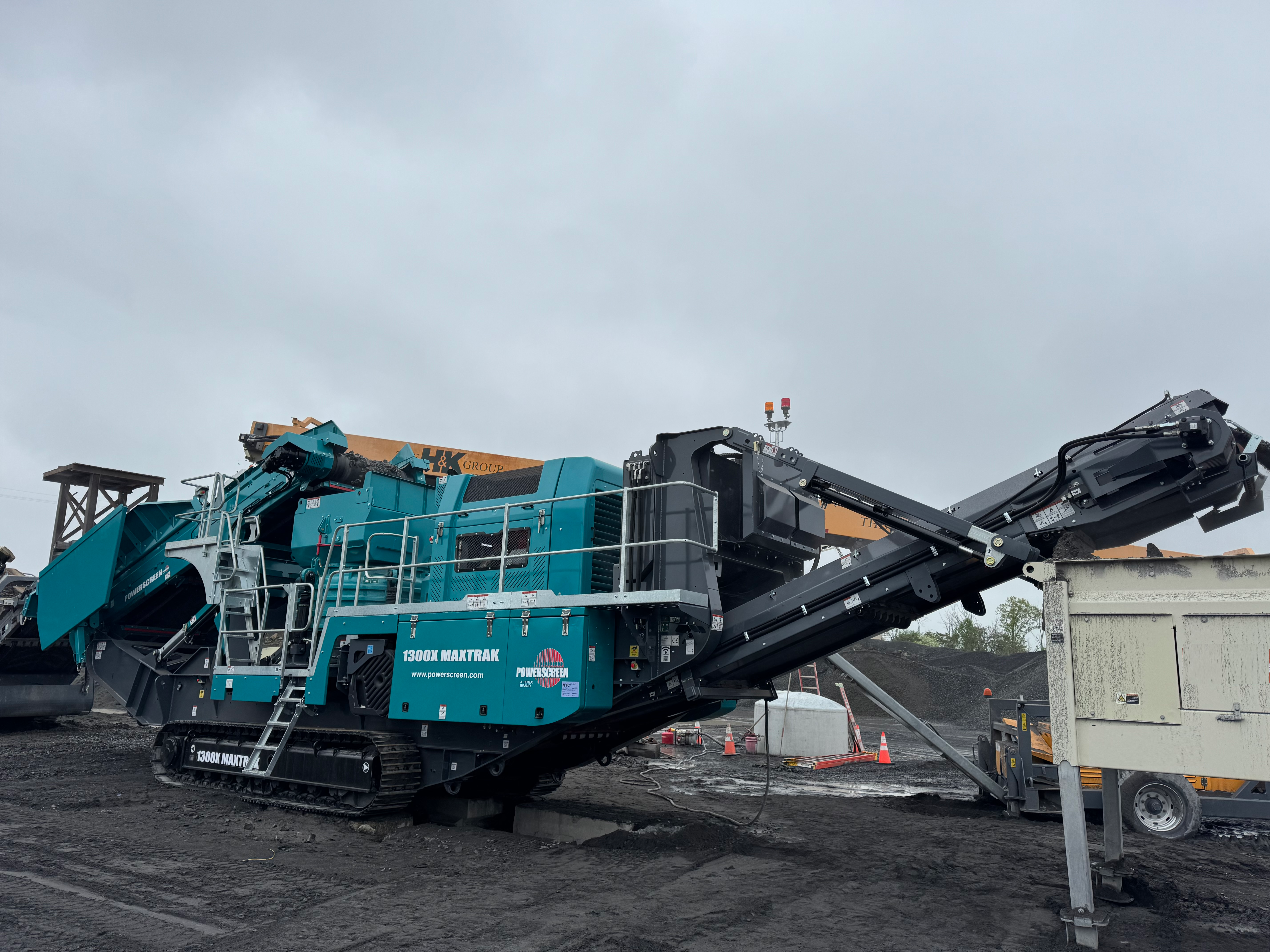 Premiertrak 400X / R400X – Emerald Equipment Systems Inc